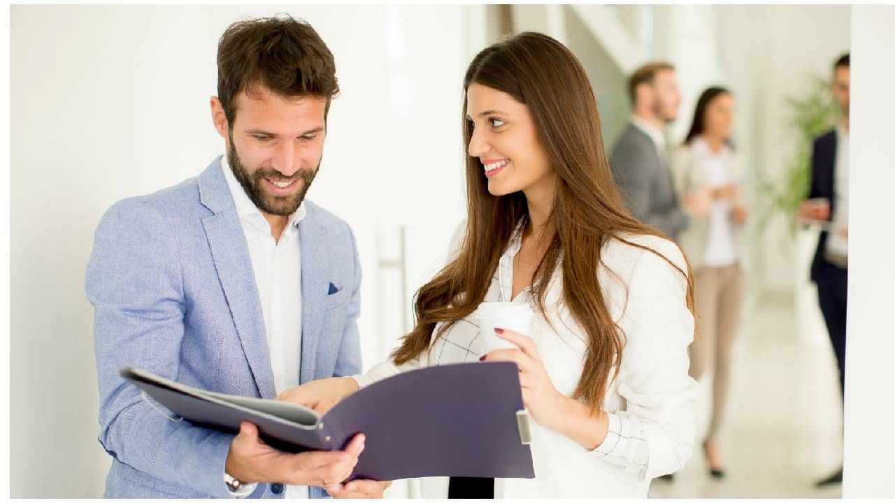 पुरूषात असतील हे गुण तर महिला होतात लट्टू; ओवाळून टाकतात जीव, तुमच्यात आहेत का या सवयी?