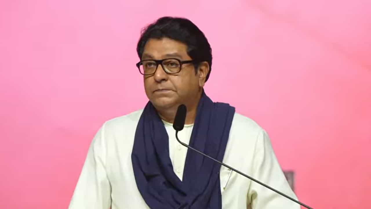 Raj Thackeray : ठाकरेंची मुलं इंग्रजी मीडियममध्ये शिकली, या आरोपावर राज ठाकरेंच दाखल्यांसह एकदम कडक उत्तर