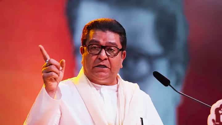 Raj Thackeray Tweet : मला विचारल्या शिवाय .. ; राज ठाकरेंनी थेट ताकीदच दिली Raj Thackeray Tweet : मला विचारल्या शिवाय .. ; राज ठाकरेंनी थेट ताकीदच दिली