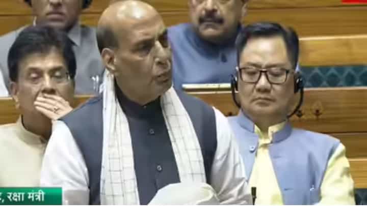 पेन्सिल तुटली की पेन हे विचारु नका, थेट..; ऑपरेशन सिंदूरवर राजनाथ सिंग काय म्हणाले? पेन्सिल तुटली की पेन हे विचारु नका, थेट..; ऑपरेशन सिंदूरवर राजनाथ सिंग काय म्हणाले?