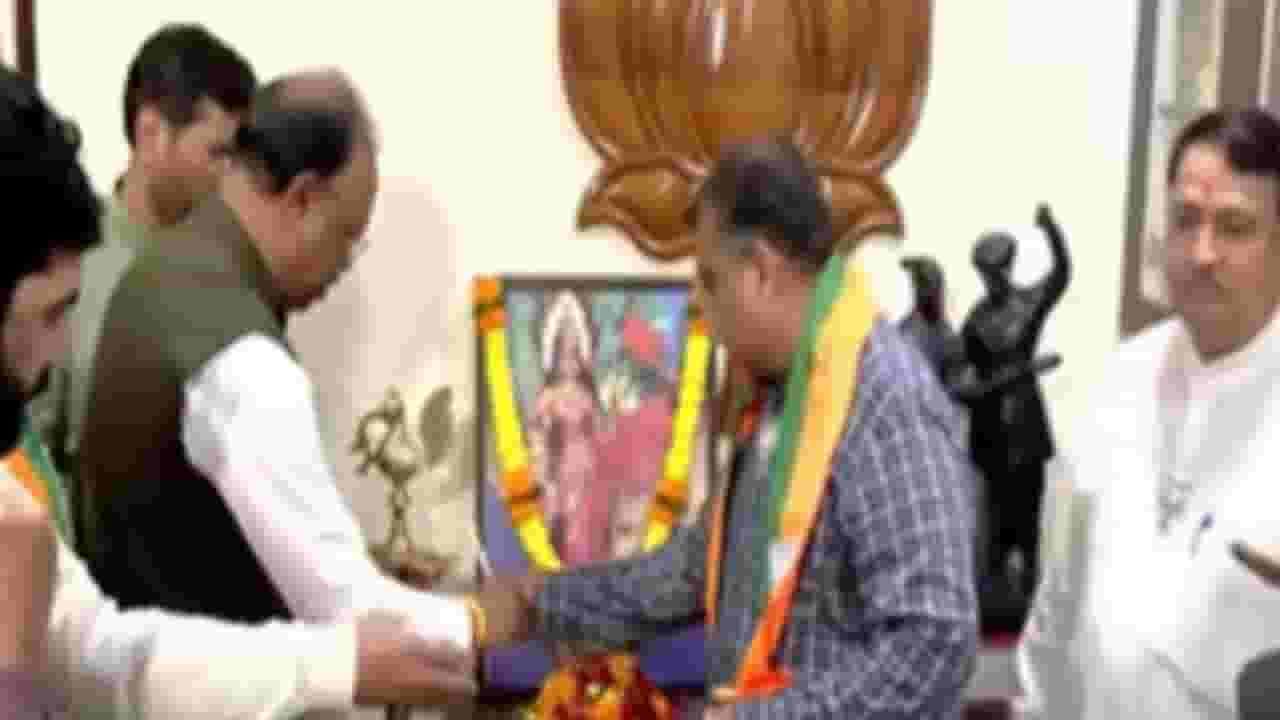 Ravindra Chavan : रविंद्र चव्हाण यांनी प्रदेशाध्यक्ष पदाचा पदभार स्विकारला Ravindra Chavan : रविंद्र चव्हाण यांनी प्रदेशाध्यक्ष पदाचा पदभार स्विकारला