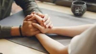 अती काळजी घेणे देखील जोडीदारासाठी ठरू शकते धोकादायक, नात्यात नेहमी या 3 गोष्टी ठेवा लक्षात