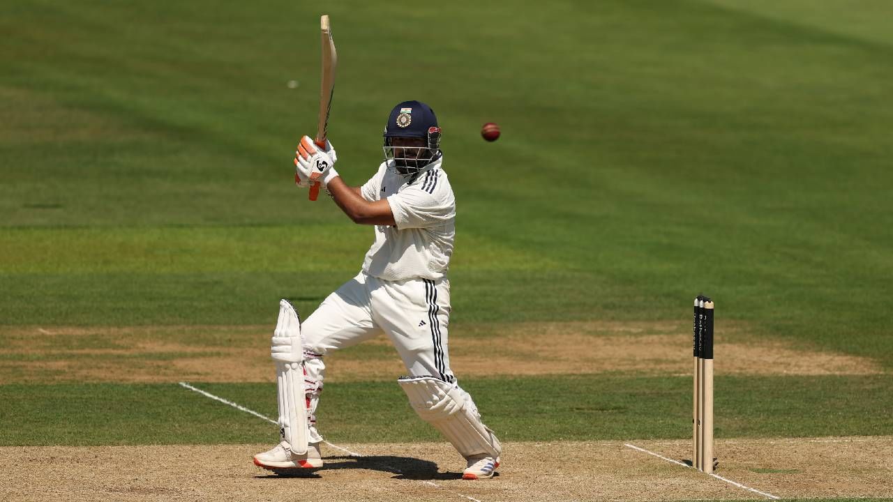 6..... आणि...जखमी ऋषभ पंत..! पुन्हा एकदा अर्धशतकी खेळीसह इंग्लंडला दणका 6..... आणि...जखमी ऋषभ पंत..! पुन्हा एकदा अर्धशतकी खेळीसह इंग्लंडला दणका