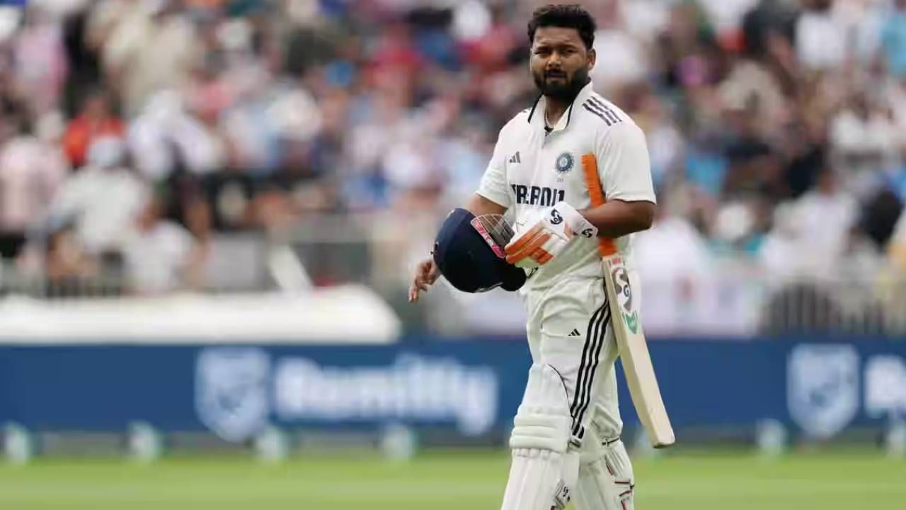 इंग्लंडविरुद्धच्या चार कसोटी सामन्यात ऋषभ पंतने जबरदस्त फलंदाजी केली. त्याने 479 धावा केल्या. यात दोन शतकं आणि तीन अर्धशतकांचा समावेश होता. तसेच 17 षटकार आणि 49 चौकार मारले. (फोटो- बीसीसीआय/बीसीसीआय ट्वीटर)