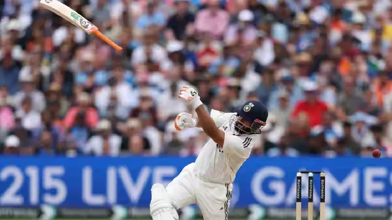 केन विल्यमसन तिसऱ्या स्थानावर, यशस्वी जयस्वाल चौथ्या स्थानावर आणि स्टीव्ह स्मिथ पाचव्या स्थानावर आहे. टेम्बा बावुमा सातव्या स्थानावर आहे तर इंग्लंडविरुद्धच्या मालिकेत चांगली कामगिरी करणारा ऋषभ पंत एका स्थानाने घसरून आठव्या स्थानावर आला आहे. (फोटो- बीसीसीआय)