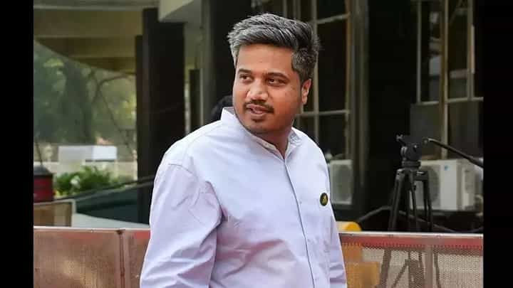 Rohit Pawar : शरद पवार भाकरी फिरवणार? रोहित पवारांवर मोठी जबाबदारी देणार! Rohit Pawar : शरद पवार भाकरी फिरवणार? रोहित पवारांवर मोठी जबाबदारी देणार!