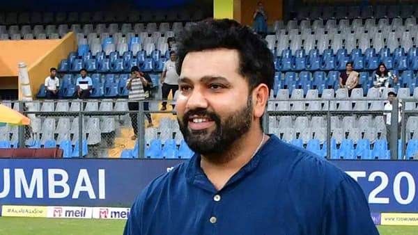 Rohit Sharma : रोहित शर्मा अचानक इंग्लंडमध्ये, हिटमॅनचा फोटो व्हायरल