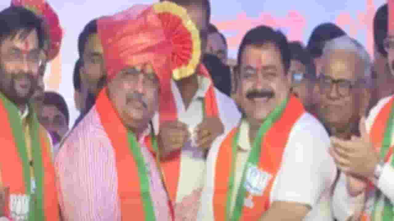 काँग्रेसला मोठा धक्का! माजी आमदार संजय जगतापांचा भाजपात प्रवेश काँग्रेसला मोठा धक्का! माजी आमदार संजय जगतापांचा भाजपात प्रवेश