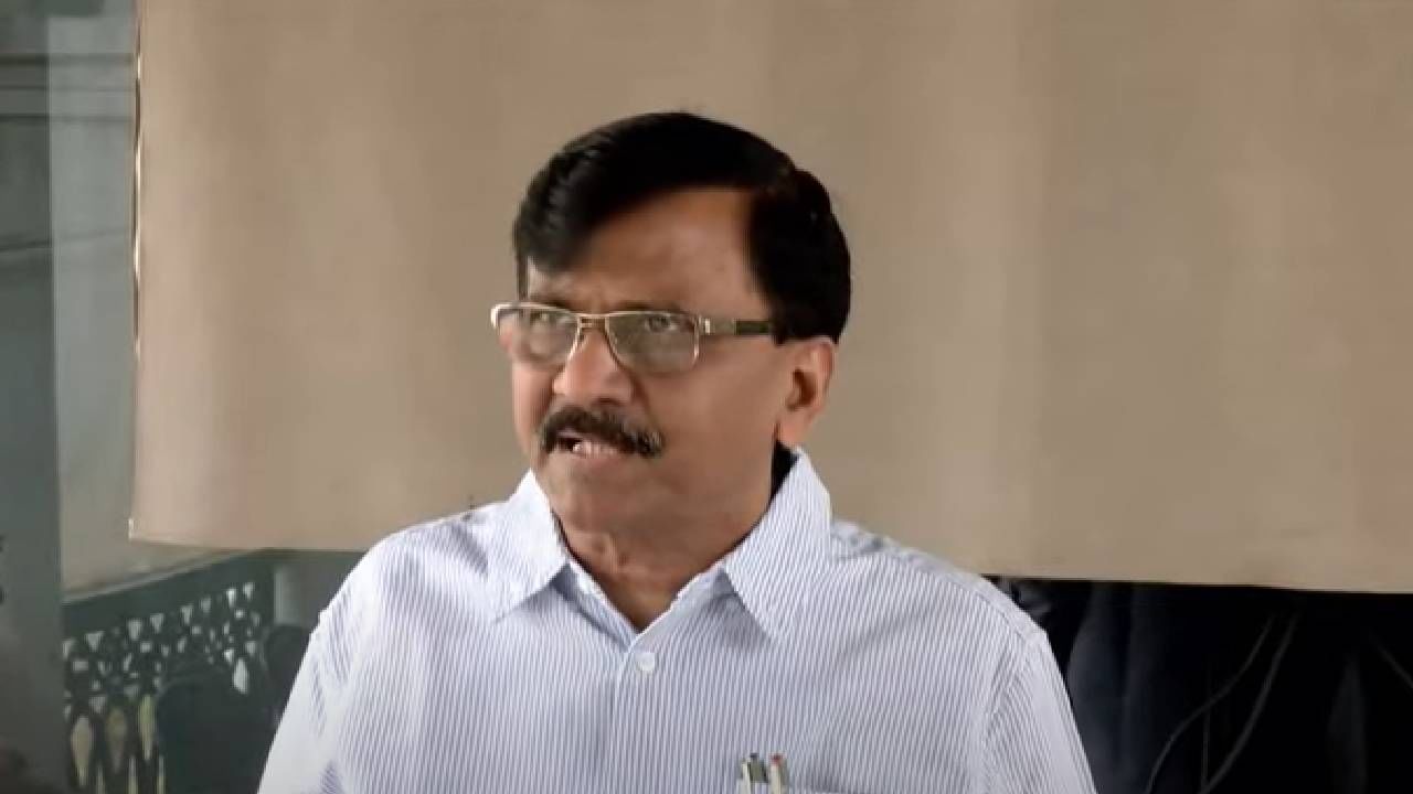 Sanjay Raut : फडणवीसांच्या शेजारी ड्युप्लिकेट लोकं बसलेत - राऊतांचा शिंदेंवर निशाणा