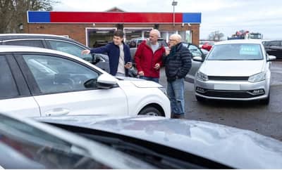 सेंकडहॅण्ड कार खरेदी करायचीय, या 10 गोष्टी तपासा, केवळ इंजिनच नाही तर या बाबीही पाहा