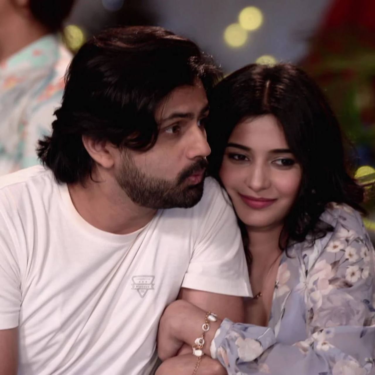 स्टार प्रवाहची लोकप्रिय मालिका 'मुरांबा'मध्ये नवा अध्याय सुरु झाला आहे. या मालिकेत सात वर्षांचा लीप आल्यानंतर रमा आणि अक्षयचं नातंही नव्या वळणावर येऊन पोहोचलं आहे. सात वर्षांपूर्वी एकमेकांमधल्या गैरसमजांमुळे रमा-अक्षय दुरावले. 
