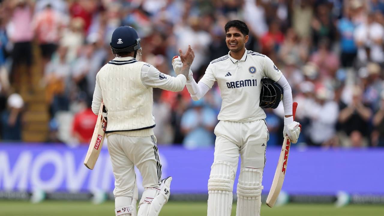 IND vs ENG, 2nd Test: भारताने इंग्लंडसमोर विजयासाठी ठेवलं 608 धावांचं आव्हान, गोलंदाजांची कसोटी IND vs ENG, 2nd Test: भारताने इंग्लंडसमोर विजयासाठी ठेवलं 608 धावांचं आव्हान, गोलंदाजांची कसोटी
