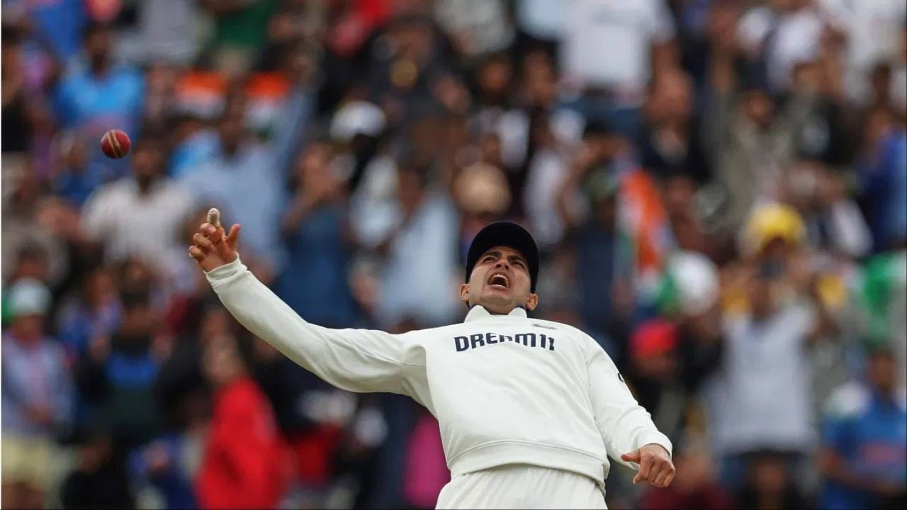 शुबमन गिलला कर्णधार म्हणून एक मोठी संधी चालून आली आहे. लॉर्ड्सवर कसोटी जिंकणारा चौथा भारतीय कर्णधार बनण्याची संधी असेल. कपिल देव, एमएस धोनी आणि विराट कोहली यांनी ही कामगिरी केली आहे. ( Photo: PTI)