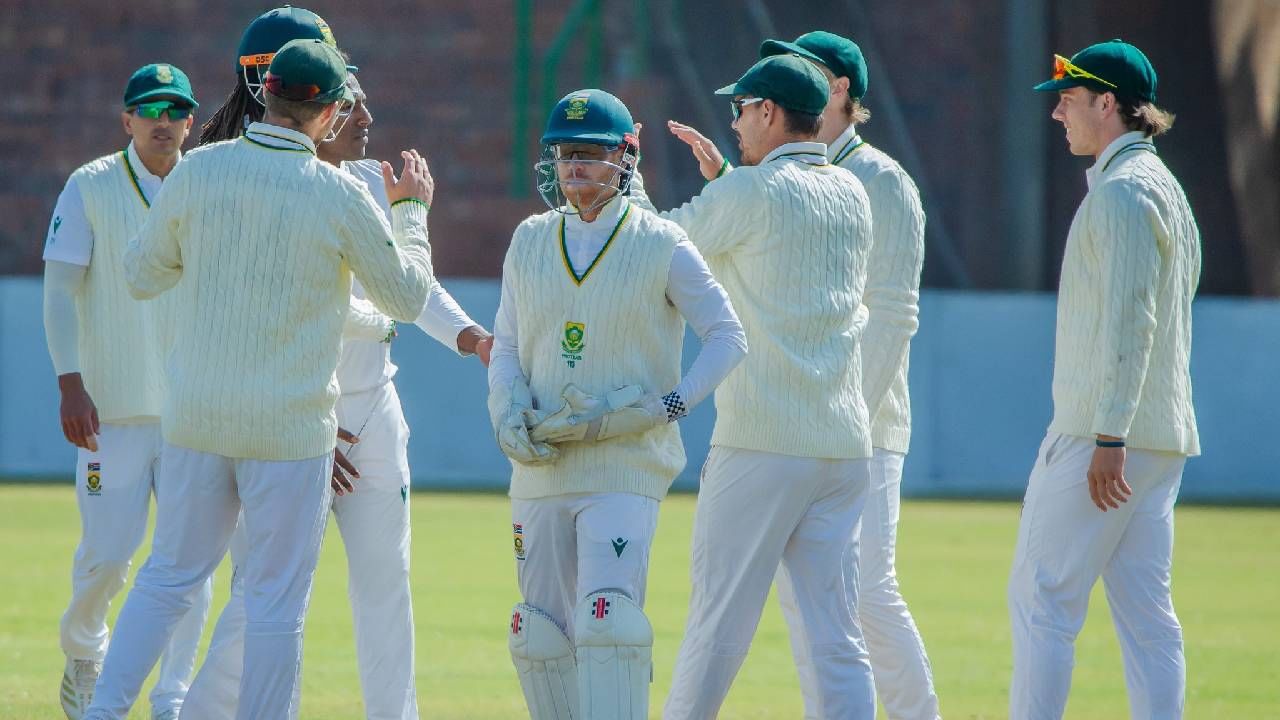 न्यूझीलंड, पाकिस्तान आणि दक्षिण अफ्रिका आतापर्यंत वर्ल्ड टेस्ट चॅम्पियनशिप 225-2027 मध्ये एकही सामना खेळलेले नाहीत. दक्षिण अफ्रिकेने नुकतंच झिम्बाब्वेला 2-0 ने पराभूत केलं होतं. मात्र झिम्बाब्वे या स्पर्धेचा भाग नाही. म्हणून त्याचे गुण दक्षिण अफ्रिकेला मिळाले नाहीत. (फोटो- South Africa Cricket Twittter) 