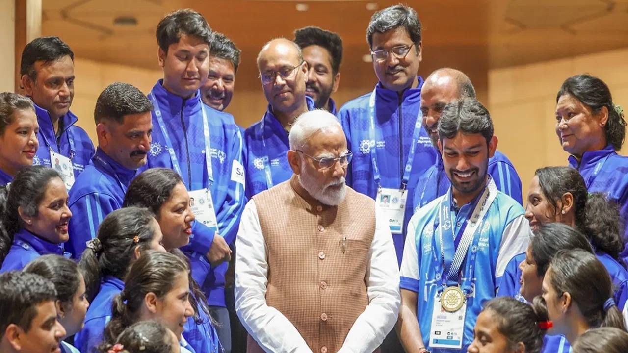 क्रीडाक्षेत्रात नवी क्रांती! ऑलिम्पिकसह मोठ्या स्पर्धांसाठी मिळणार दिशा, 1 जुलैपासून अशी असेल रणनिती क्रीडाक्षेत्रात नवी क्रांती! ऑलिम्पिकसह मोठ्या स्पर्धांसाठी मिळणार दिशा, 1 जुलैपासून अशी असेल रणनिती