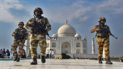 ताजमहालाच्या गेटवर फायरिंग, भाजप नेत्याला अटक