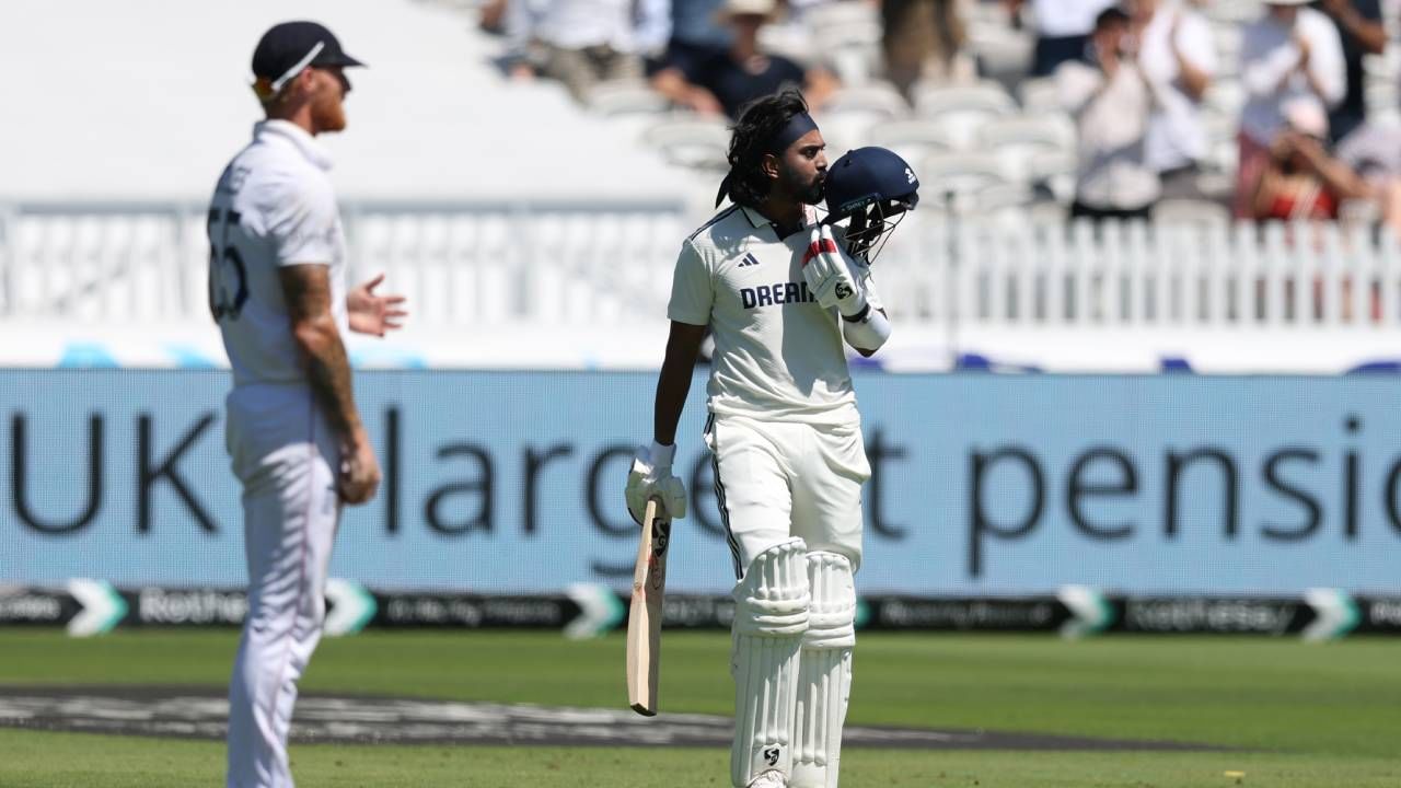परदेशी जमीनीवरील कसोटी सामन्यात सर्वाधिक षटकारांची नोंद करण्याचा विक्रम भारताने इतिहास केला आहे. यापूर्वी, वेस्ट इंडीजने 1974-75 च्या कसोटी मालिकेत सर्वाधिक षटकार ठोकले होते. पण आता भारताने विक्रम मोडला आहे. (फोटो: बीसीसीआय ट्विटर)
