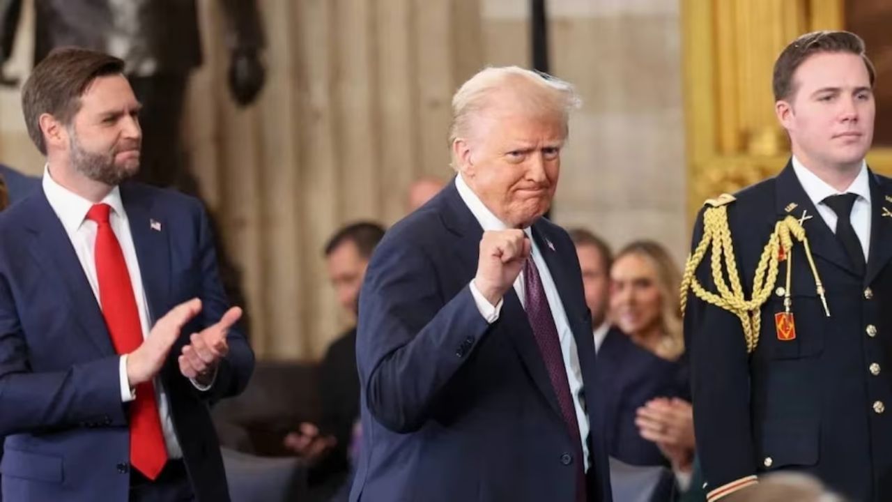 ट्रम्प यांचा 'टॅरिफ बॉम्ब', 14 देशांवर 40 % पर्यंतचा प्रचंड कर, भारतासंदर्भात काय निर्णय?