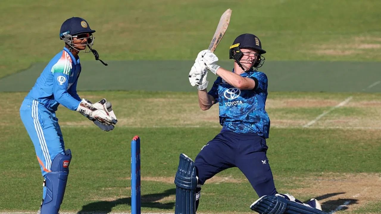 ENG vs IND : टीम इंडिया विजयी चौकारासाठी सज्ज, इंग्लंड रोखणार? ENG vs IND : टीम इंडिया विजयी चौकारासाठी सज्ज, इंग्लंड रोखणार?