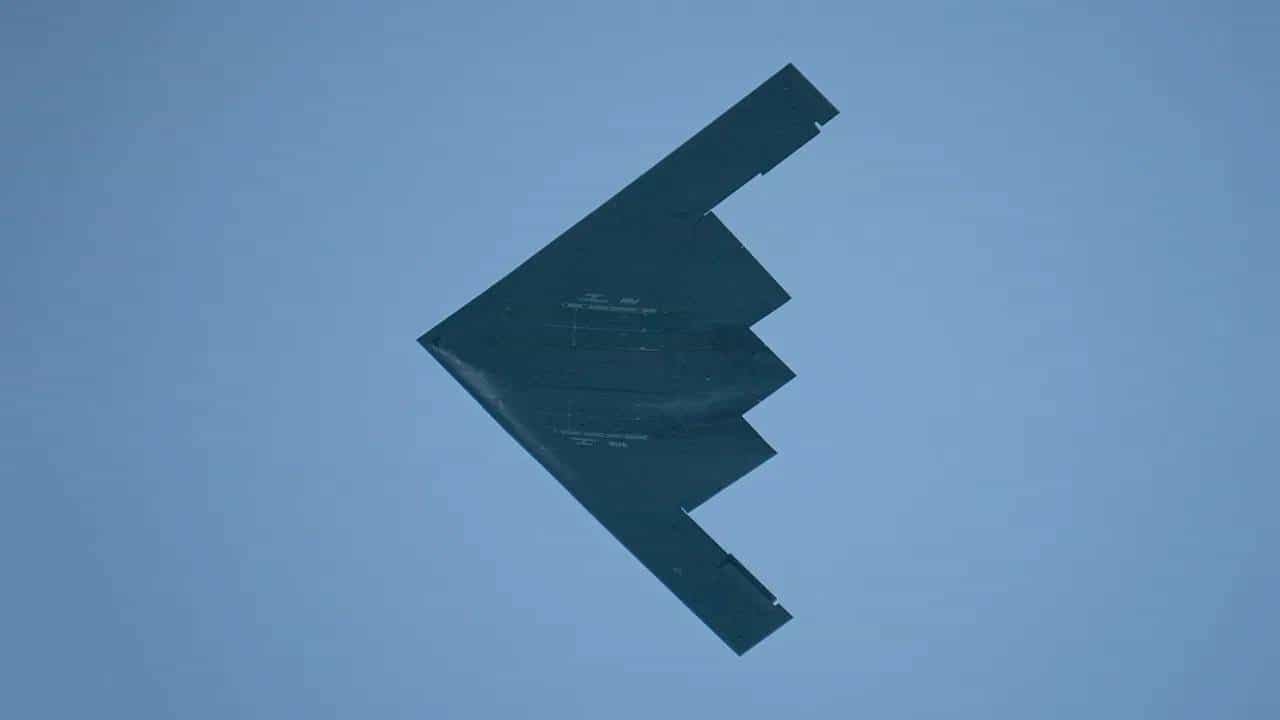 US B 21 Project : अमेरिकेचा सिक्रेट B-21 प्रोजेक्ट लीक, रणांगणात शत्रूवर भारी पडणाऱ्या या प्रोजेक्टमध्ये असं काय खास?