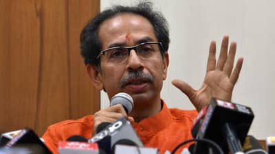 आमच्याकडे ये नाहीतर तुरुंगात जा अशी धमकी..., उद्धव ठाकरे नेमकं काय म्हणाले? वाचा