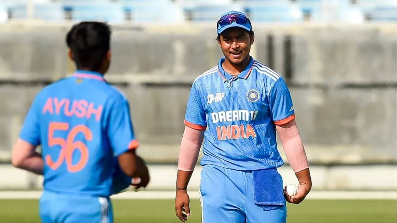 वैभव सूर्यवंशीने 355 धावांसह वनडे क्रिकेटमध्ये इतिहास रचला आहे. अंडर 19 यूथ वनडे मालिकेत सर्वाधिक धावा करण्याचा विक्रम मोडीत काढला आहे. यापूर्वी हा विक्रम भारतीय कर्णधार शुबमन गिलच्या नावावर होता. (फोटो- पीटीआय)