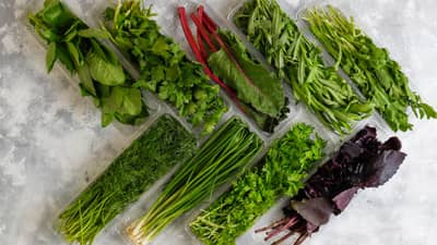 पावसाळ्यात भाज्या ताज्या ठेवायच्या आहेत, मग हे उपाय एकदा नक्की वाचा