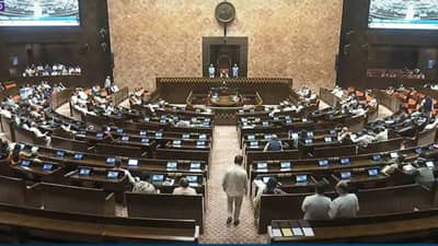 उपराष्ट्रपतींची निवड कशी होते? अचानक राजीनामा दिल्यानंतर निवडणूक कधी होते? जाणून घ्या A टू Z प्रक्रिया