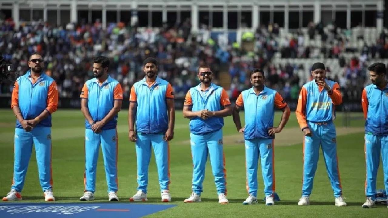 भारत चॅम्पियन्स संघ : युवराज सिंग (कर्णधार), शिखर धवन, हरभजन सिंग, सुरेश रैना, सौरभ तिवारी, इरफान पठाण, युसूफ पठाण, रॉबिन उथप्पा, अंबाती रायडू, गुरकृत मान, राहुल शर्मा, नमन ओझा, राहुल शुक्ला, आरपी सिंग, विनय सिंग, पवन कुमार, विनय कुमार. (सर्व फोटो- टीव्ही 9 नेटवर्कवरून)
