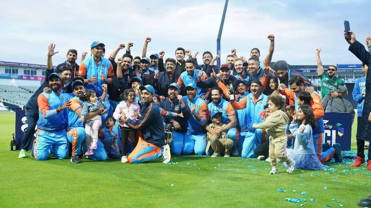 2024 मध्ये झालेल्या पहिल्या WCL स्पर्धेच्या अंतिम फेरीत पाकिस्तान चॅम्पियन्सचा पराभव करून भारताने चॅम्पियन्स ट्रॉफी जिंकली. आता, इंडिया चॅम्पियन्सना पुन्हा 5 संघांना हरवून 2025 मध्ये चॅम्पियन बनण्याचा विश्वास आहे.