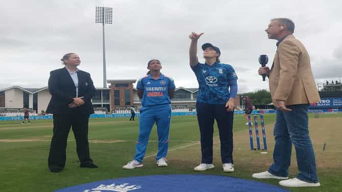 ENG vs IND : टीम इंडियाने फायनलमध्ये टॉस जिंकला, इंग्लंड विरुद्ध बॅटिंग, मालिका जिंकण्यासाठी किती धावांचं आव्हान पुरेसं?
