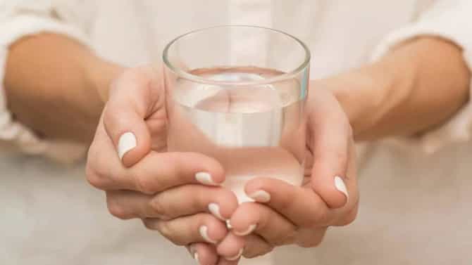 पावसाळ्यात पाण्याची कमतरता तसेच डिहाइड्रेशनची समस्या टाळण्यासाठी करा हे उपाय