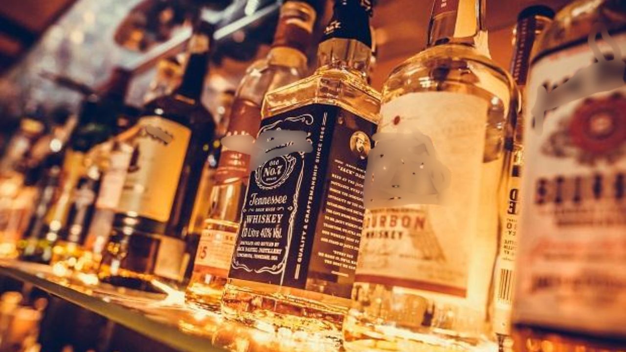 भारत हा जगातील सर्वात मोठा व्हिस्की उत्पादक देश आहे. अलिकडच्या दशकांमध्येच तो जागतिक प्रीमियम व्हिस्की क्षेत्रात एक मोठा स्पर्धकही बनला आहे.