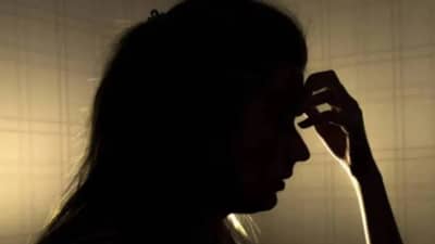 भयानक, शौचासाठी गेलेल्या महिलेला उचलून नेलं, धावत्या गाडीमध्ये विवाहितेवर सामूहिक बलात्कार, नंतर 11 दिवस...