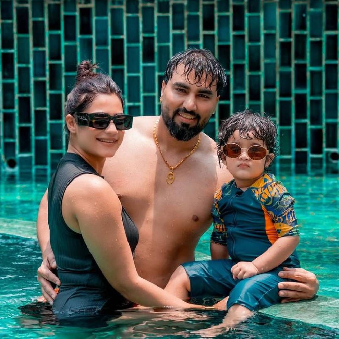 "मी, पायल आणि कृतिकाने ठरवलंय की आम्ही व्लॉगिंग करणार नाही. फक्त एकच चॅनल सुरू ठेवणार 'मलिक किड्स'चा, ज्यावर आम्ही व्हिडीओ अपलोड करू. मुलांची शाळा सुरू झाली आहे. त्यांचं खाणंपिणं, त्यांना झोपवणं, त्यांचं संगोपन याकडे आम्ही अधिक लक्ष केंद्रीत करणार आहोत", असं अरमान स्पष्ट करतो. त्याला पायलसुद्धा सहमती दर्शवते. 
