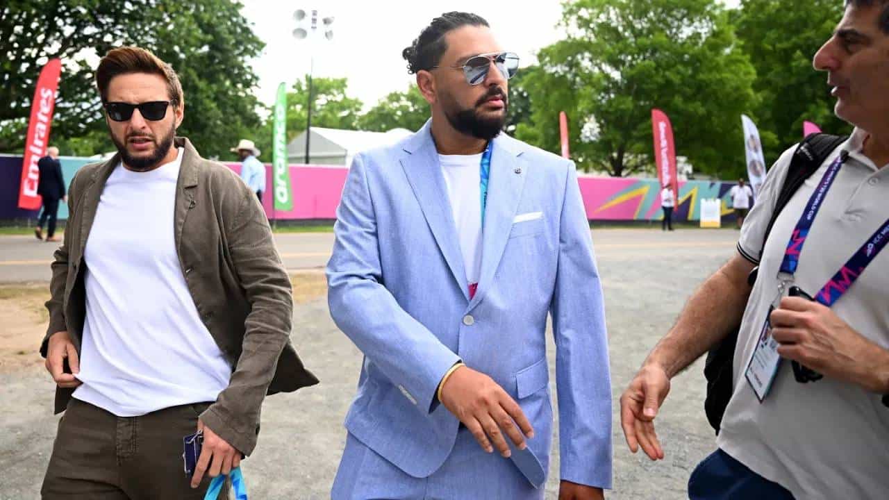 वर्ल्ड चॅम्पियनशिप ऑफ लिजेंड्स स्पर्धेत पाकिस्तानचा अपमान, शाहीद आफ्रिदीला बाहेर फेकलं