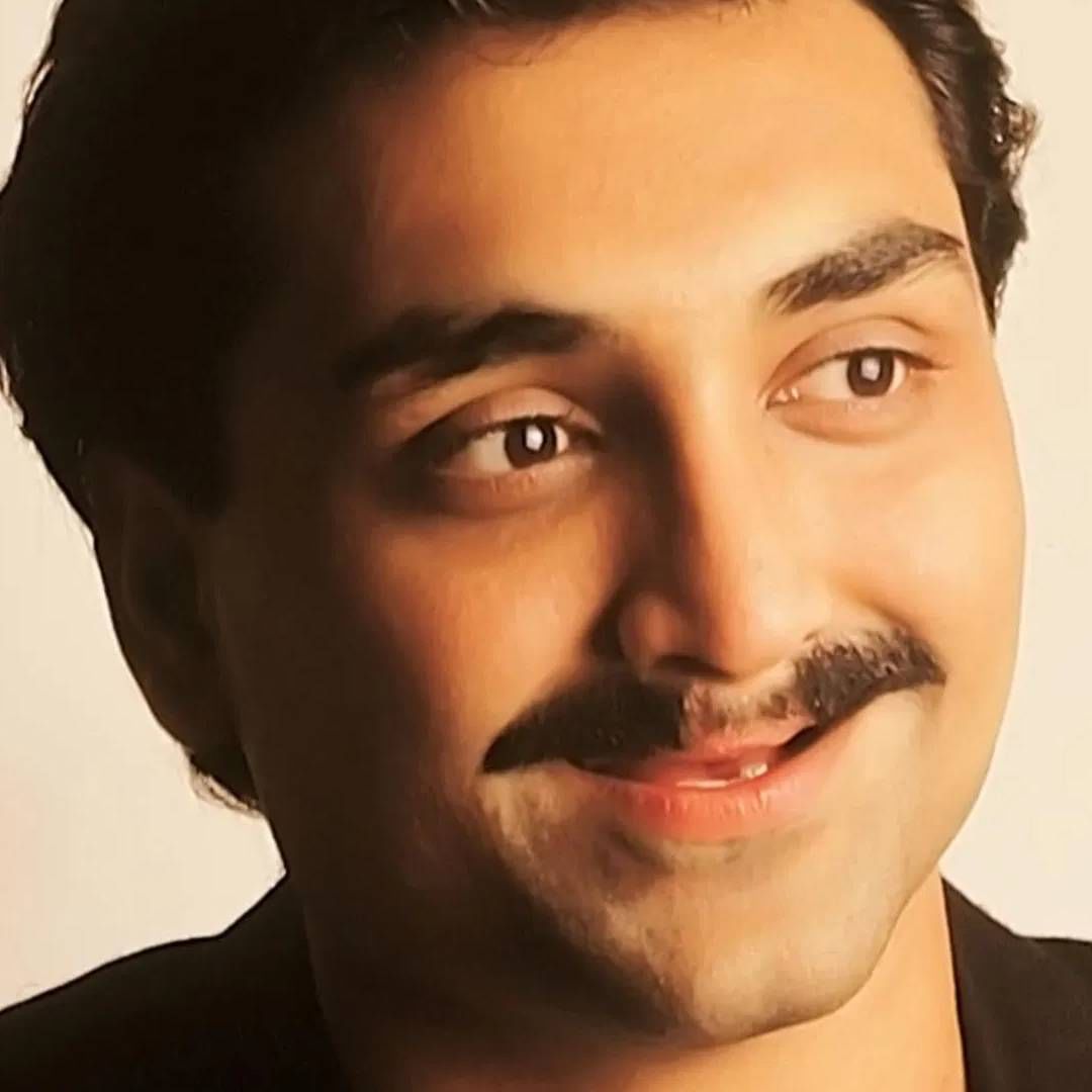 इंडिया टुडेशी बोलताना मोहित सुरीने खुलासा केला की, अहान 'सैयारा' च्या आधी यशराज फिल्म्ससोबत प्रोजेक्ट करणार होता.  काही कारणांमुळे ते प्रोजेक्ट होऊ शकला नाही. त्यानंतर आदित्यने  'सैयारा' साठी अहानच नाव सुचवलं.  