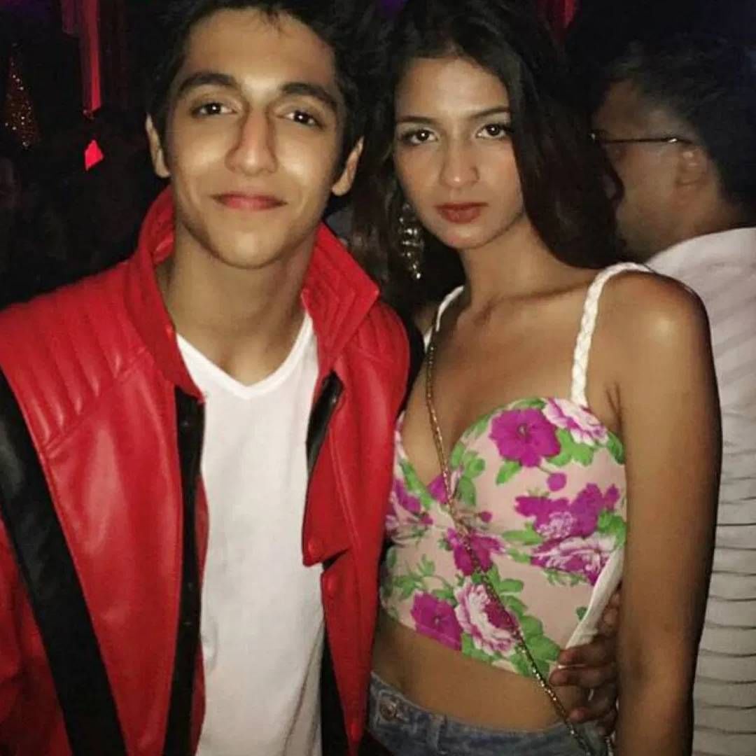 श्रुति चौहानने लिहिलय की, ''अहानने आयुष्यभर हेच स्वप्न पाहिलेलं. या क्षणासाठी त्याने सर्वकाही कुर्बान केलं. हे त्याच्यासाठी जो डिजर्व करतो. हा स्टेज तुझा आहे, अहान पांडे. आय लव्ह यू. मला तुझा अभिमान आहे. मी रडतेय, ओरडतेय. या जगाला फायनली कळलं तू काय करु शकतोस"