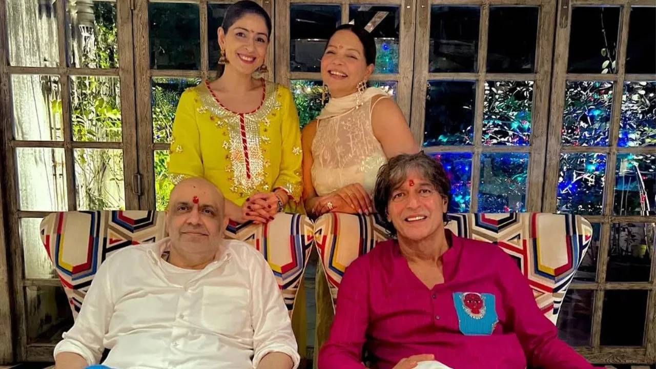 अहान पांडे 27 वर्षांचा आहे. त्याचा जन्म 23 डिसेंबर 1997 साली मुंबईत झाला. सुमारे 5  फूट 10 इंच उंची असलेल्या या देखण्या अभिनेत्याने मुंबईतील ओबेरॉय इंटरनॅशनल स्कूलमध्ये शिक्षण घेतले. त्याने मुंबई विद्यापीठातून पदवी प्राप्त केली.