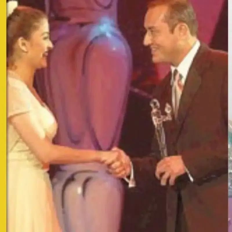 बिल गेट्सना आपली कंपनी विकणारा साबीर याचं नाव देखील ऐश्वर्या राय हिच्यासोबत जोडलं गेलं होतं. अनेक मीडिया रिपोर्ट्समध्ये असा दावा केला आहे की साबीर भाटिया देखील ऐश्वर्या रायशी लग्न करू इच्छित होता, परंतु दोघं लग्न करू शकले नाहीत.