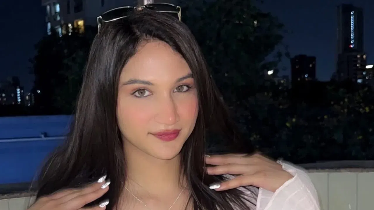 'लहानपणी बंद खोलीत मी…', अनाया बांगरने केला मोठा खुलासा 'लहानपणी बंद खोलीत मी…', अनाया बांगरने केला मोठा खुलासा