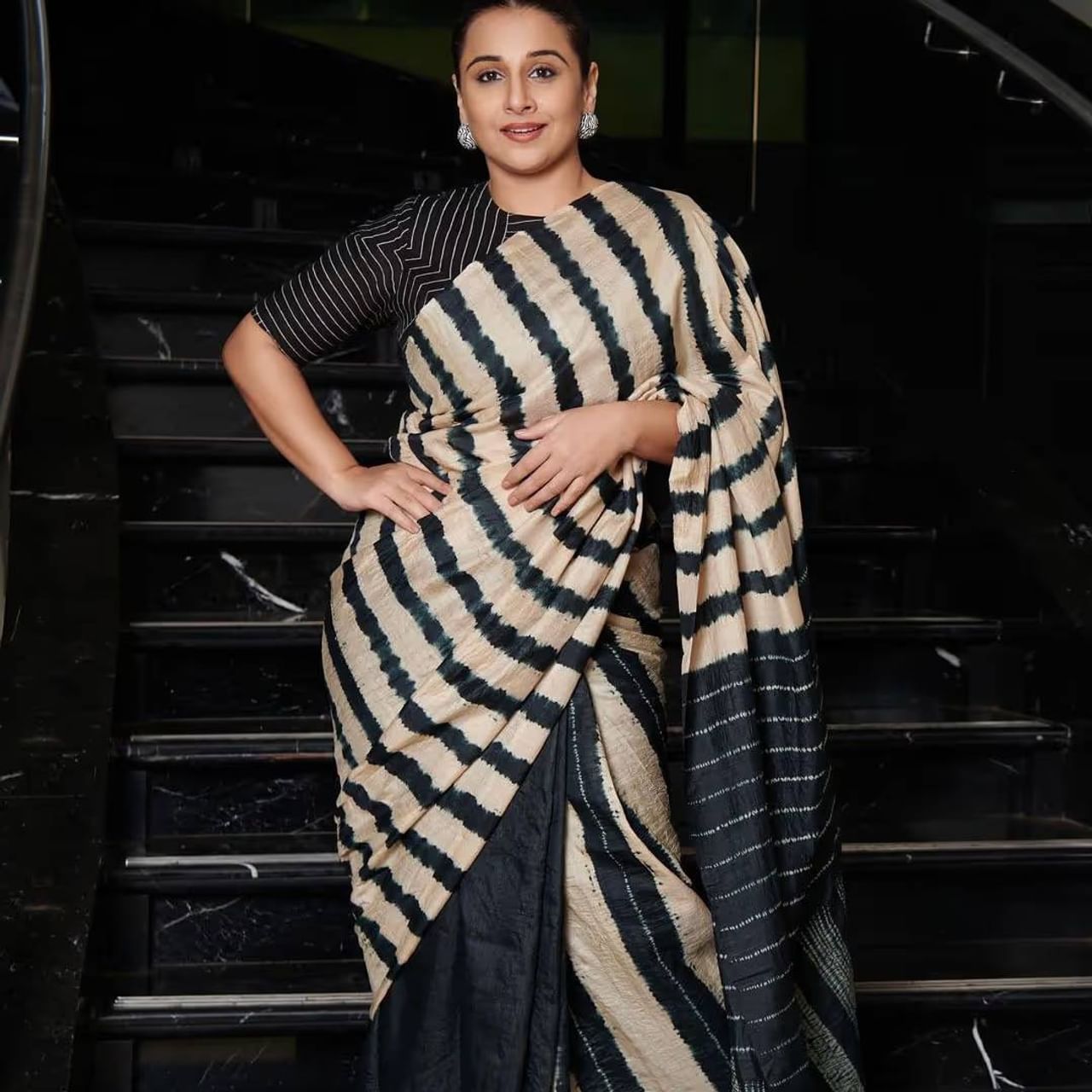 या सीनसाठी मला सहज, कम्फर्टेबल वाटावं म्हणून संजय दत्तने काय केलं, ते तिने सांगितलं. विद्याने द हॉलिवूड रिपोर्टर इंडियाला सांगितलं की, सीनआधी स्वत: संजय दत्त नर्वस होता. मला संजय दत्तसोबत इंटीमेट सीन शूट करायचा होता. 