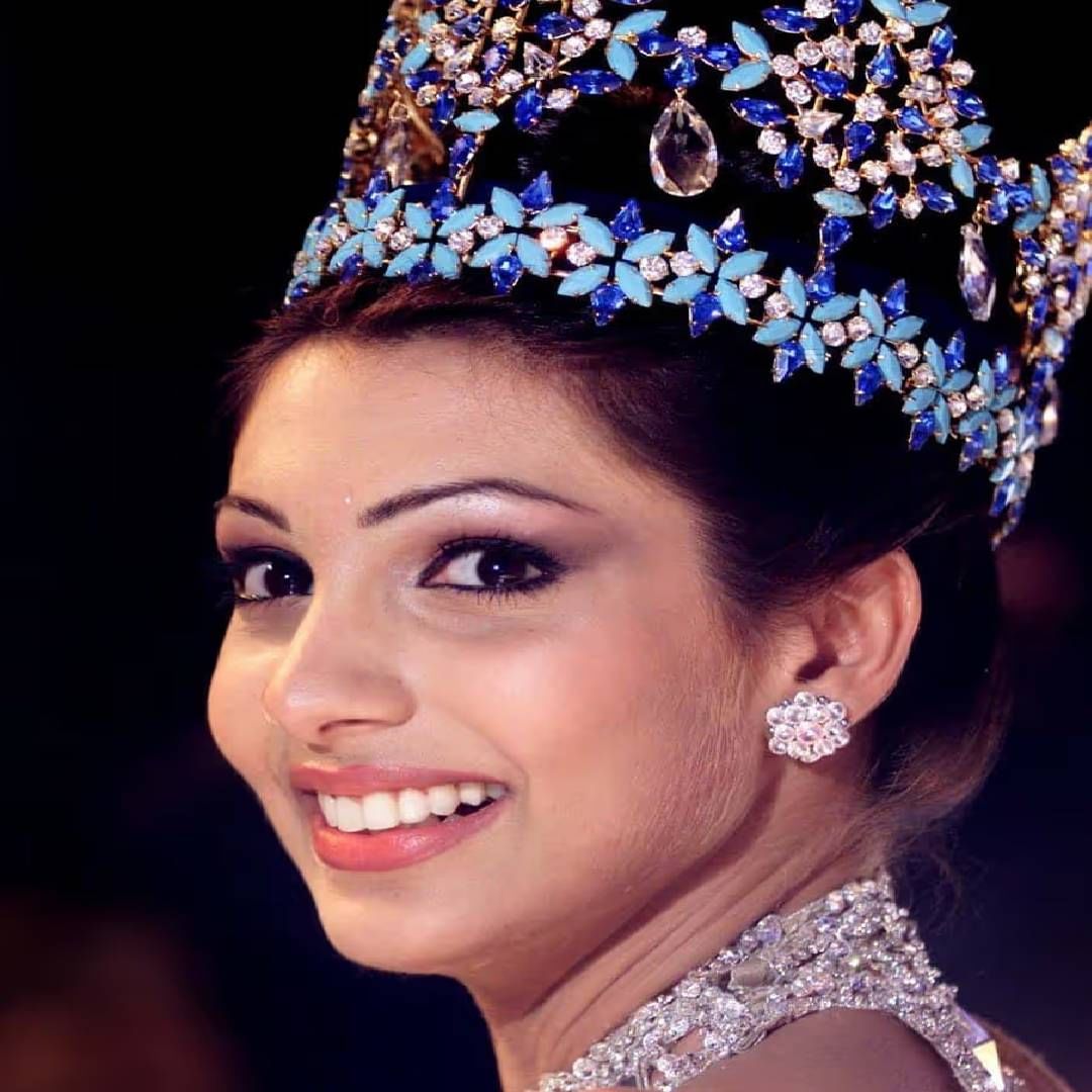 लोक जे बोलले ते मी आव्हान म्हणून घेतलं. पण विषय जेव्हा आत्मसन्मानावर आला, त्यावेळी चित्रपटसृष्टी सोडण्याचा तिने निर्णय घेतला. तिचं व्यक्तीगत आयुष्यही फार चांगलं राहिलं नाही. तिचं प्रिन्स तुली बरोबर लग्न झालेलं. पण 2014 साली त्यांचा घटस्फोट झाला. तिने पती आणि सासरच्या माणसांवर घरगुती हिंसाचाराचा आरोप केलेला. (instagram @thepageantglitzrld)