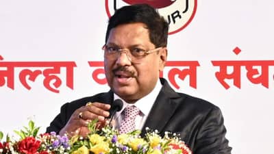 एवढा वेळ नाही, चित्रपटही तेव्हाच पाहिला जेव्हा...सरन्यायाधीश असं का म्हणाले?