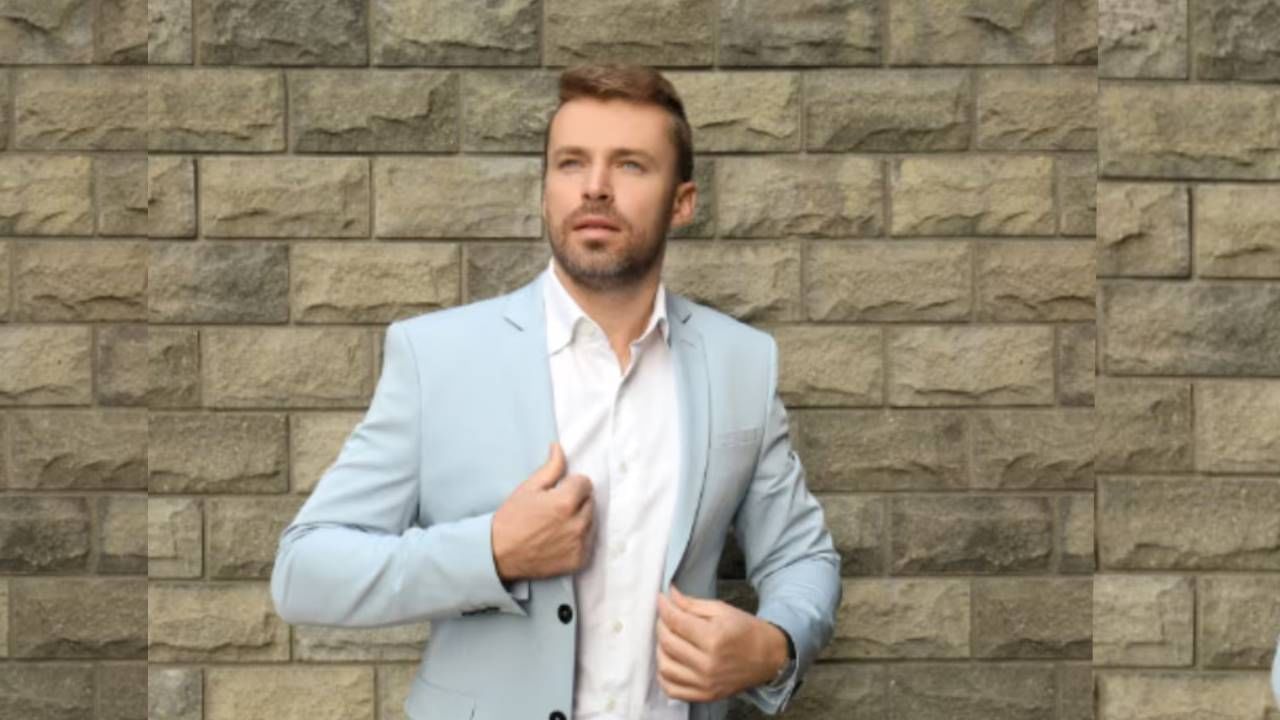 ब्लेजर हे कोणत्याही ठिकाणी उपयोगी ठरते. ते तुम्ही कार्यालयात घालून जाऊ शकता. एखाद्या सोहळ्यात ते घालू शकता. बाहेर कुठे जायचे असेल तर त्याचा वापर सहज करता येतो. 