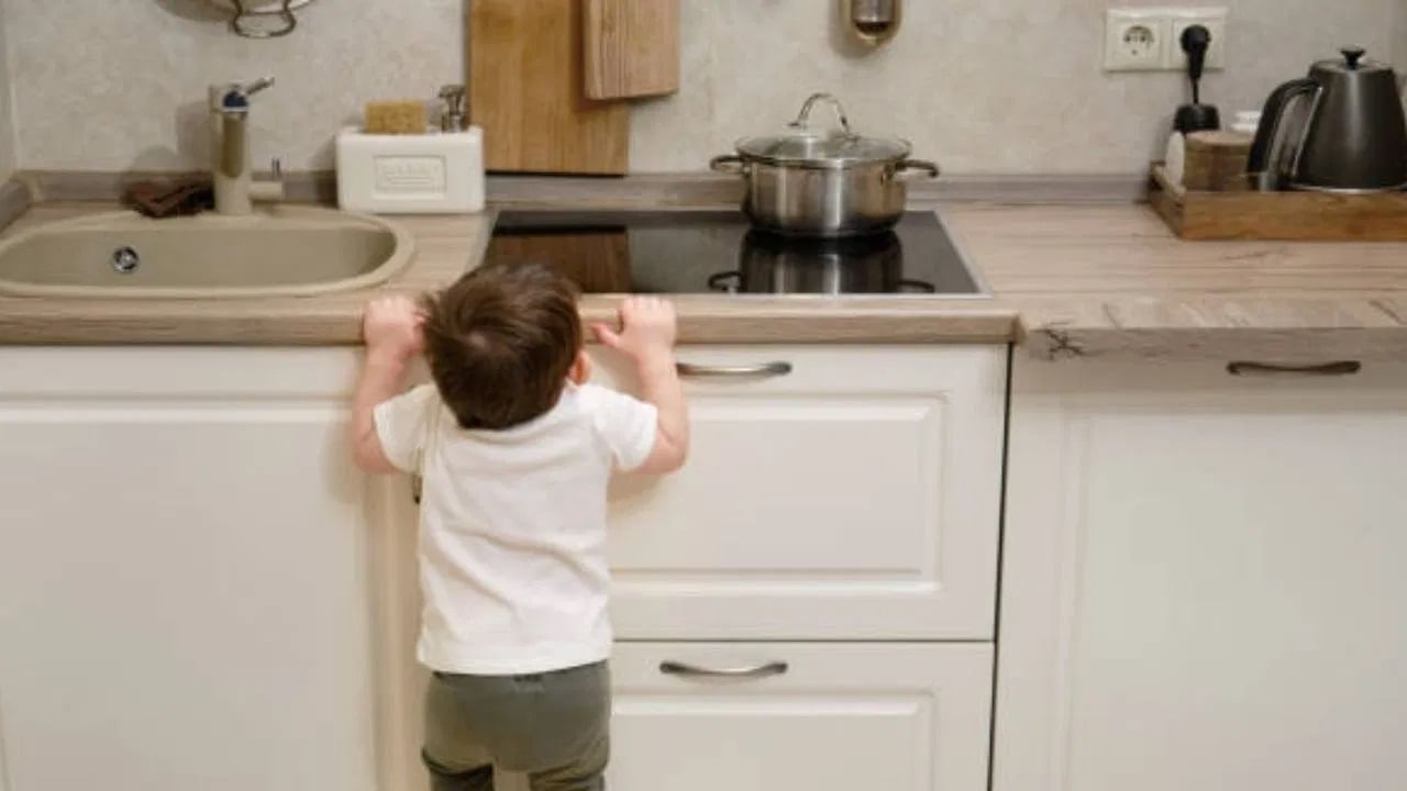 कोरफड जेल - जळजळ झाल्यास, जळजळ कमी करण्यासाठी आणि व्रण टाळण्यासाठी तुम्ही प्रभावित भागावर कोरफड जेल लावू शकता. यामुळे तेथे फोड येण्यापासून रोखता येते. 