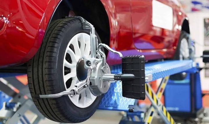 चालत्या कारमध्ये तुम्ही किती सुरक्षित आहात? जाणून घ्या चालत्या कारमध्ये तुम्ही किती सुरक्षित आहात? जाणून घ्या