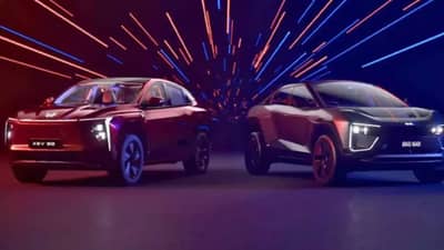 महाराष्ट्रात कार खरेदी करणे महागात पडणार, सरकारने केली करवाढ, जाणून घ्या