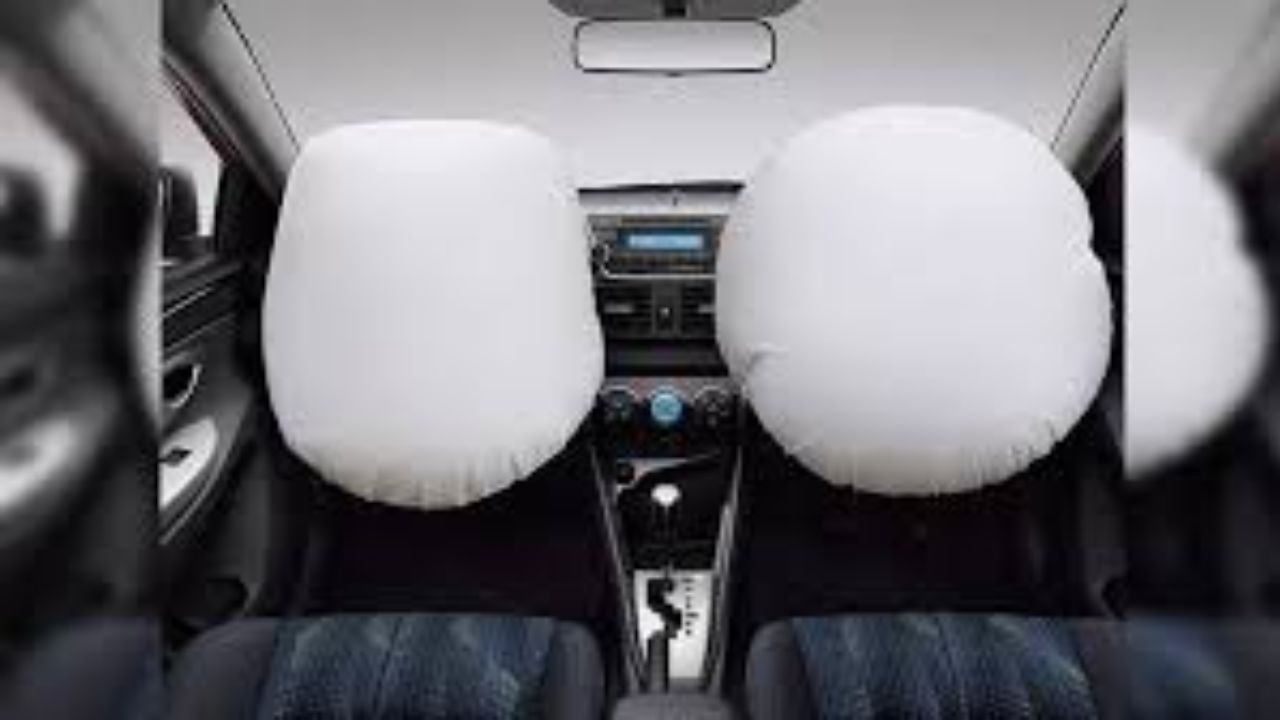 अनेकांना माहिती नाही, कारमध्ये एअरबॅग कुठे असतात? जाणून घ्या