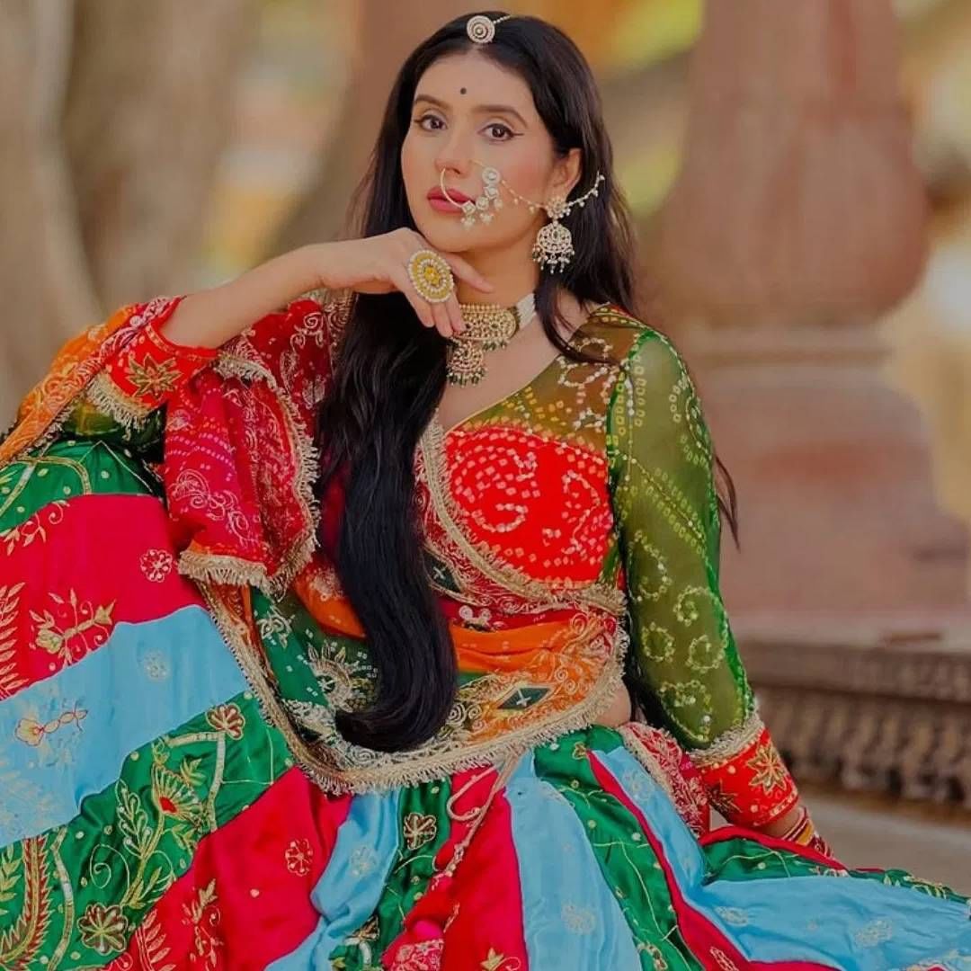 आम्ही अभिनेत्री चारु असोपा बद्दल बोलत आहोत, जी खूप चर्चेत होती. वयाच्या 18 व्या वर्षी तिचं पहिलं लग्न झालं. पण हे नातं टिकलं नाही. 2016 साली तिने घटस्फोटाचा निर्णय घेतला. दुसऱ्या लग्नाआधी ती सहकलाकाराच्या प्रेमात पडली. 